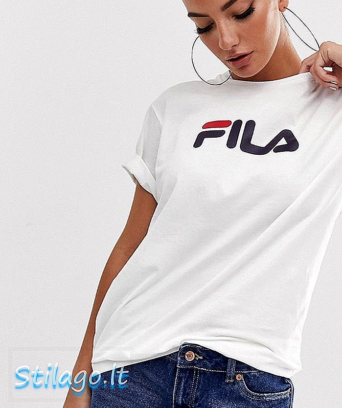 Fila เสื้อยืดแฟนไซส์ใหญ่ที่มีโลโก้อก - ขาว