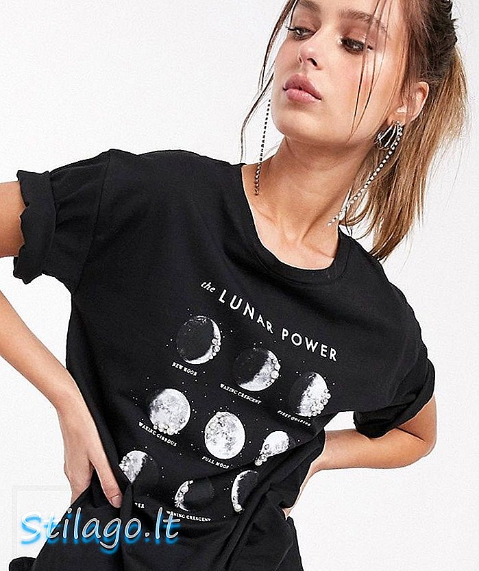 T-shirt Stradivarius lunar berwarna hitam