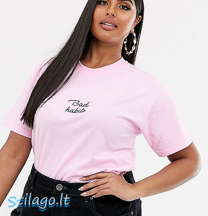 T-shirt Boohoo Plus dengan logo tabiat buruk dalam warna merah jambu