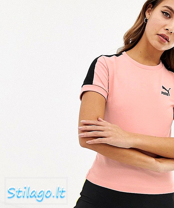 Рожева футболка Puma Exlcusive classicics приталена рожевою футболкою
