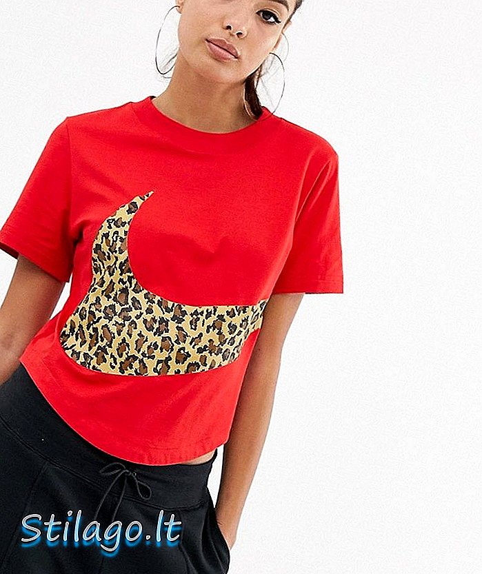 नाइकी रेड ओवरसाइज तेंदुआ स्वोश क्रॉप टी-शर्ट