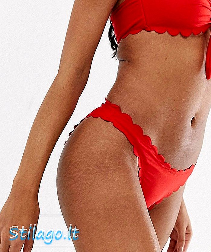 PrettyLittleThing bezkaunīgie bikini dibeni ar ķemmīšgliemeņu apdari sarkanā krāsā