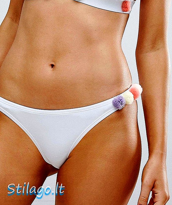 Mất mực Pom Pom Bikini dưới trắng
