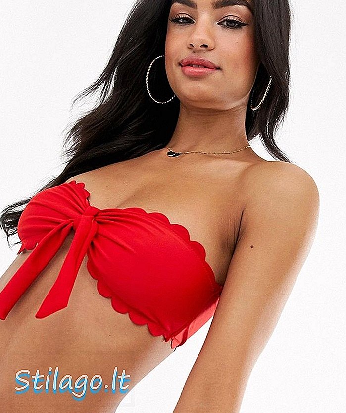 PrettyLittleThing bikini felső, fésűkagyló díszítéssel és piros színű nyakkendővel