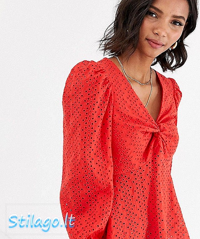 ASOS DESIGN - Top broderie à manches longues et col en V avec détail torsadé sur le devant - Rouge