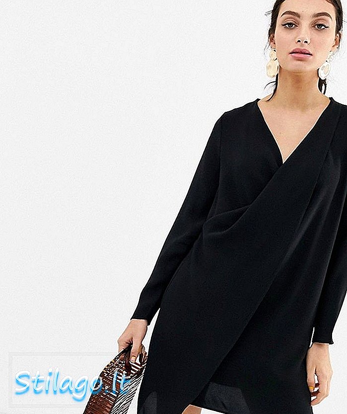 River Island - Robe trapèze avec ourlet asymétrique en noir