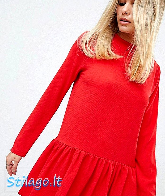 PrettyLittleThing shift-jurk met lange mouwen, ruches aan de zoom in rood