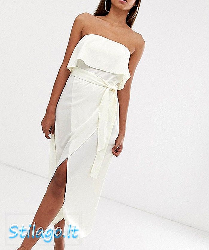 PrettyLittleThing bandeau midi kjole med slips i taljen i hvid hamret satin