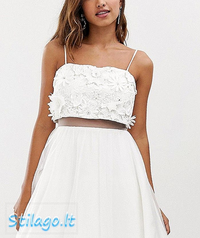 ASOS DESIGN - Mini-robe courte à ornements avec fleurs 3D appliquées - Blanc