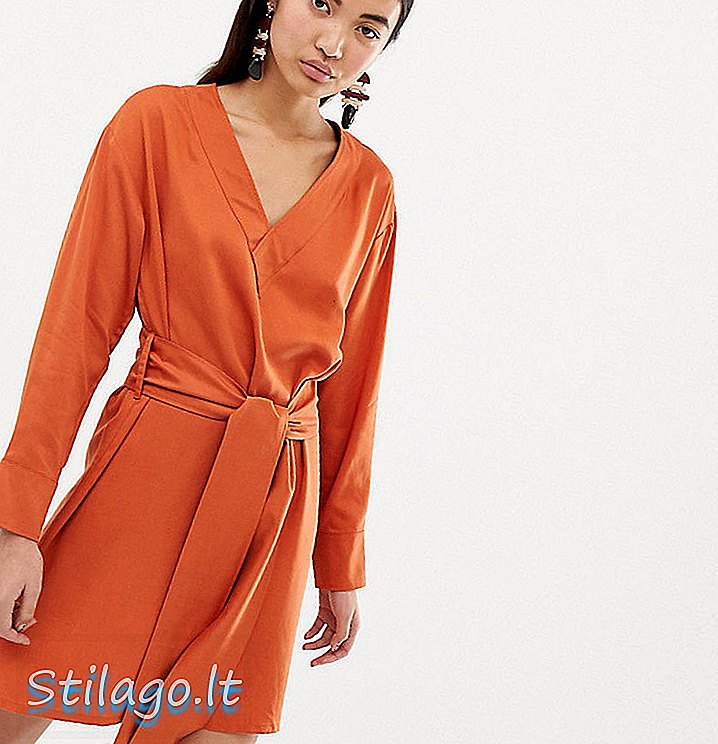فستان ملفوف في أيام الأسبوع باللون البرتقالي الغامق