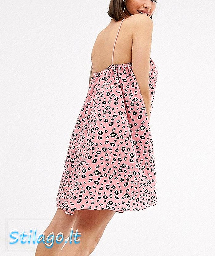 तेंदुआ प्रिंट-गुलाबी में मिसगाइडेड ट्रैपेज़ ड्रेस