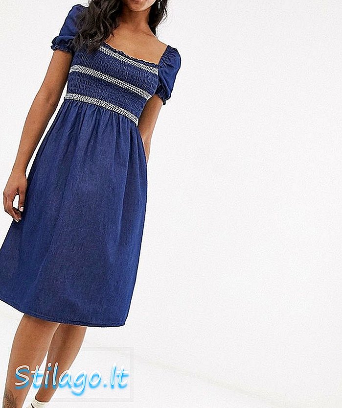 نیلے رنگ میں گودام اسموک کا لباس
