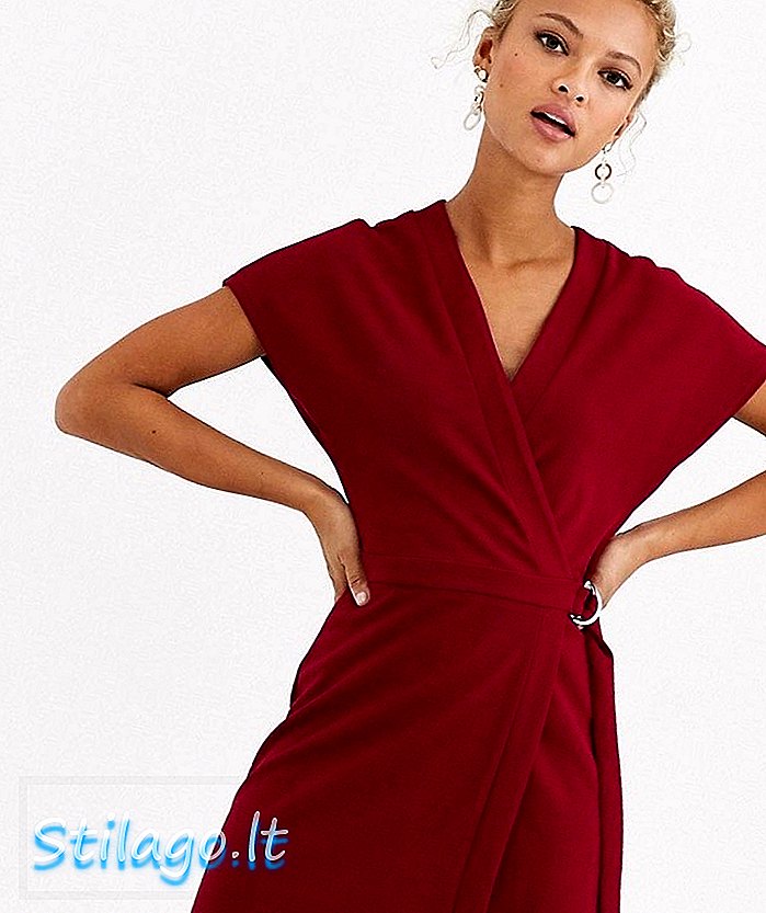 बेरी-रेड में लिप्सी डी रिंग रैप ड्रेस