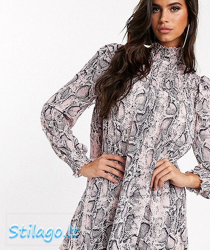 प्रिटी पिंक स्नेक प्रिंट-मल्टी में हाई नेक वाली ड्रेस के साथ स्माइललैशटहिंग मिनी स्मॉक