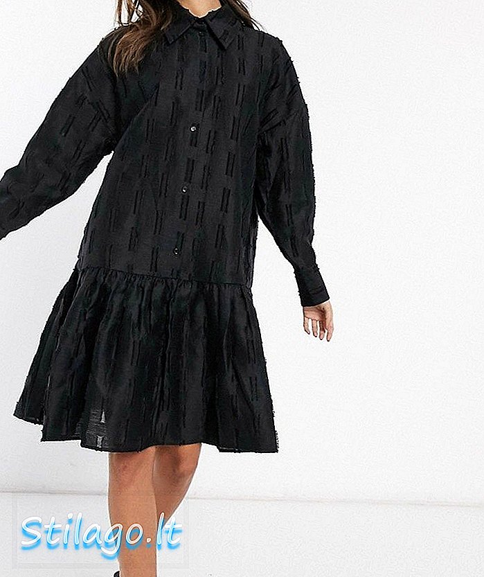 Other Stories Getextureerde jacquard gesmokte jurk met textuur in zwart