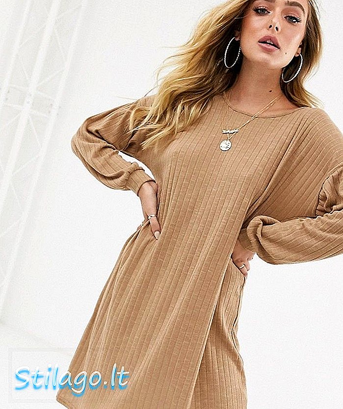 PrettyLittleThing nadměrné lehké svetrové šaty v velbloudově-béžové