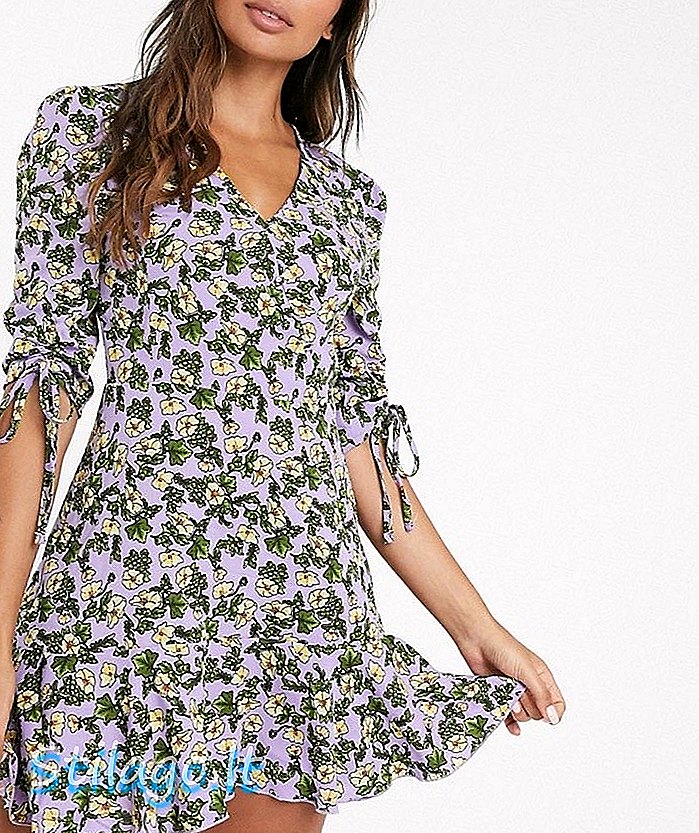 PrettyLittleThing mini čajové šaty so ruched rukávmi v lila kvetinové-Multi