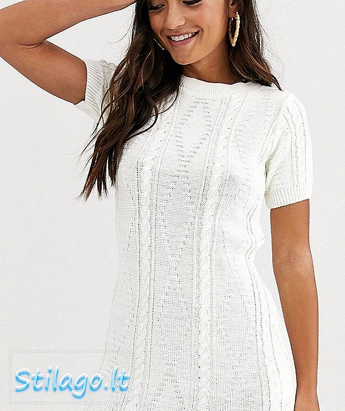 U kablu Style x Dani Dyer pletena je mini haljina u bijeloj boji