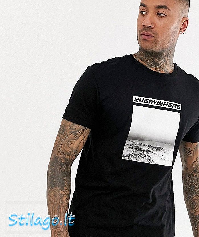 T-shirt Bershka con stampa esplora in nero