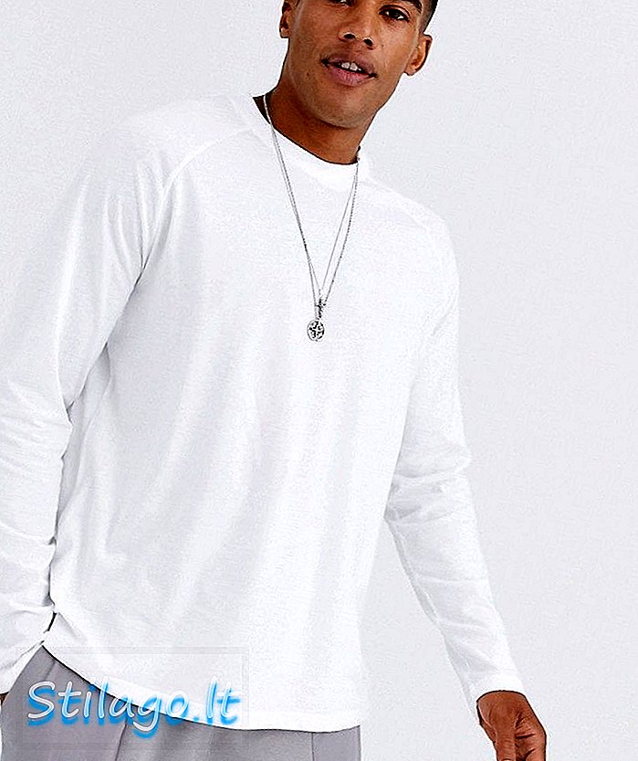 ASOS डिजाइन ने लंबी आस्तीन वाली रागलाण टी-शर्ट को सफेद रंग में उच्च गर्दन के साथ आराम दिया