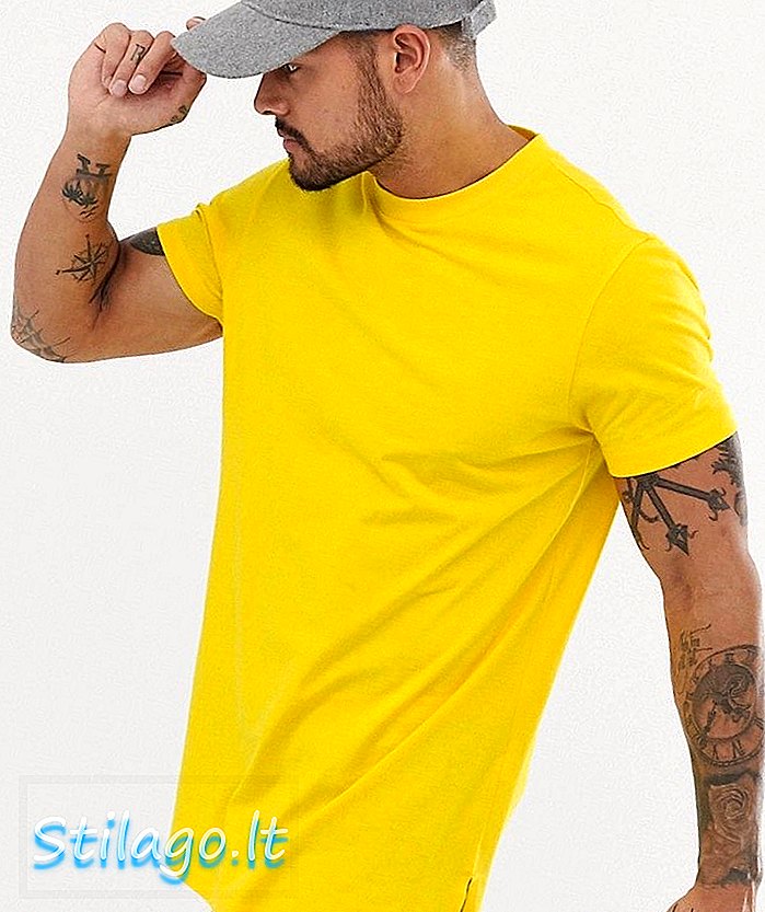 เสื้อยืดยาว ASOS DESIGN ที่มีแถบด้านข้างเป็นสีเหลือง