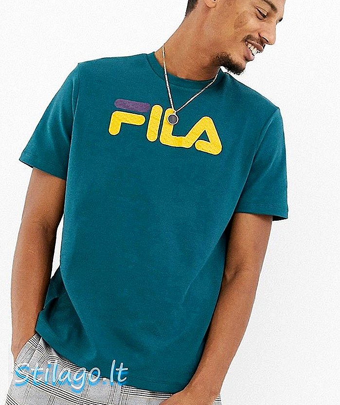 हरे रंग में लोगो के साथ Fila ब्लैक लाइन टोटो टी-शर्ट