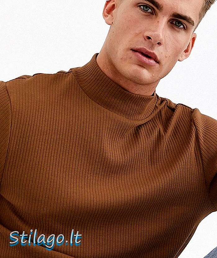 חולצת טריקו עם צווארון נהר איילנד בצבע חום