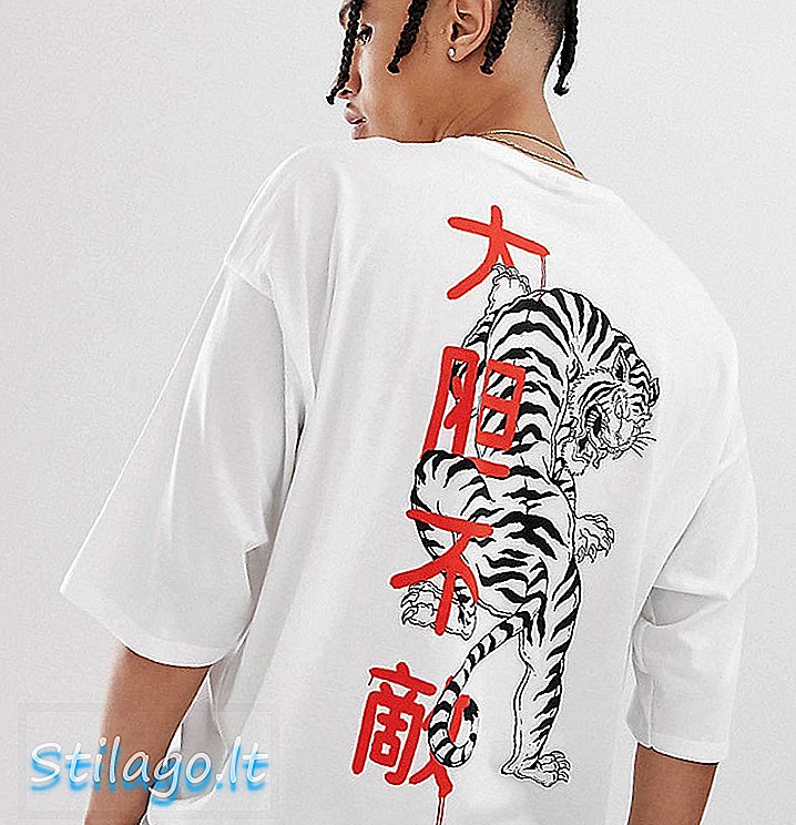 ASOS DESIGN - T-shirt oversize in cotone organico alto con scritta sul retro e stampa animalier-bianca