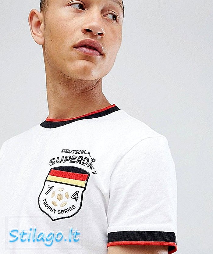 सुपरड्री जर्मनी ट्रॉफी श्रृंखला टी-शर्ट सफेद रंग में