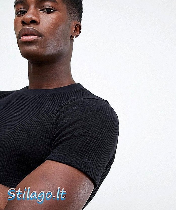 Ny look-muskler passet ribbestrikket t-skjorte i svart
