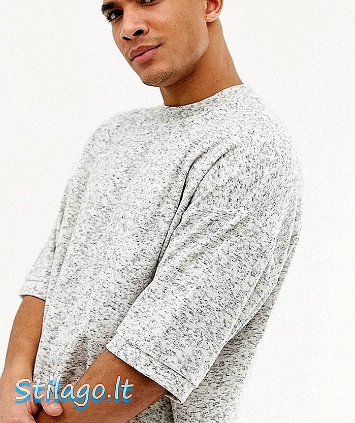 Pilkos spalvos „ASOS DESIGN“ rankšluosčių marškinėliai yra dideli