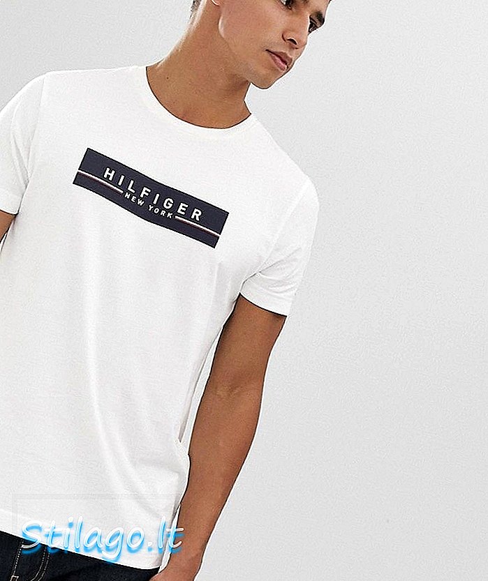 Tommy Hilfiger - T-shirt à imprimé poitrine et logo sur la poitrine - Blanc