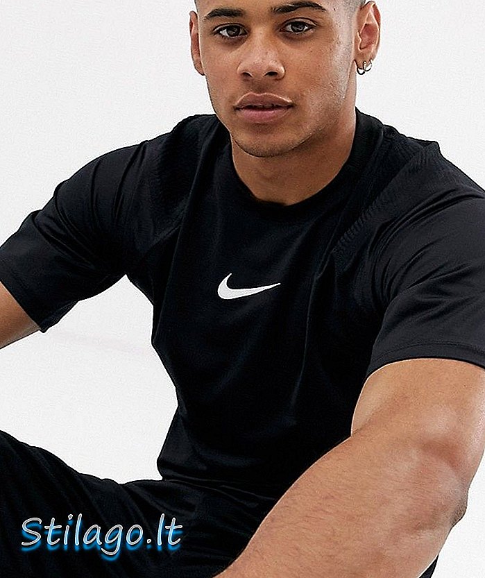 Nike Training Pro Tech T-Shirt in Schwarz