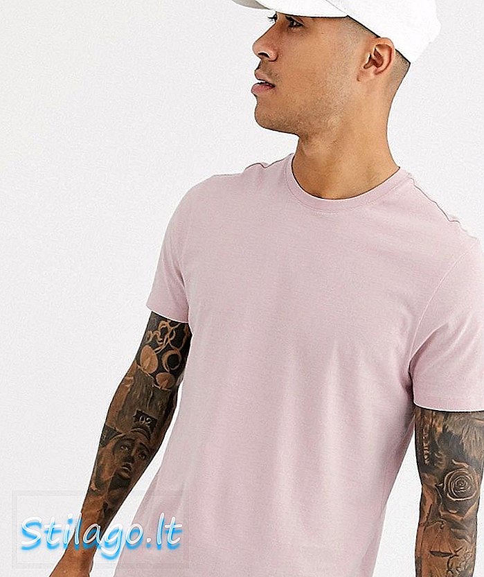 „New Look“ įgulos kaklo marškinėliai yra šviesiai rožinės spalvos