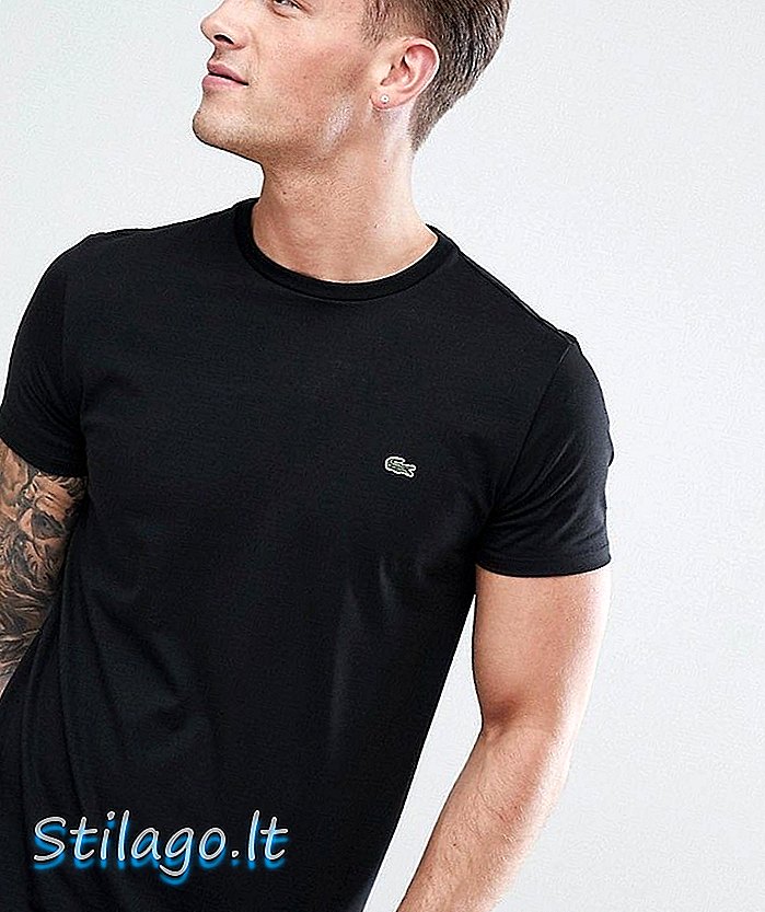 लैकोस्टे लोगो टी-शर्ट काले रंग में