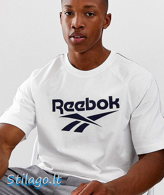 Класична футболка Reebok vintage print у білому кольорі