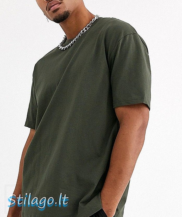 Topman ylisuuri t-paita vihreällä