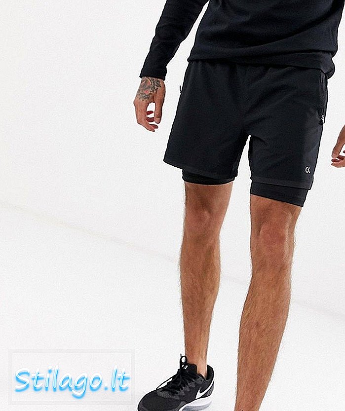 Calvin Klein Performance 2 em 1 shorts em preto