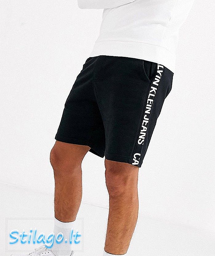 Calvin Klein Jeans instituutiopuolinen logo shortsit-musta