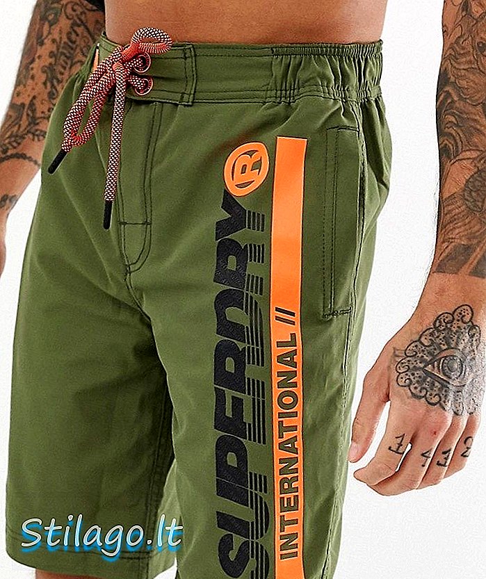 Kratke hlače Superdry logotipa v kaki-zeleni barvi