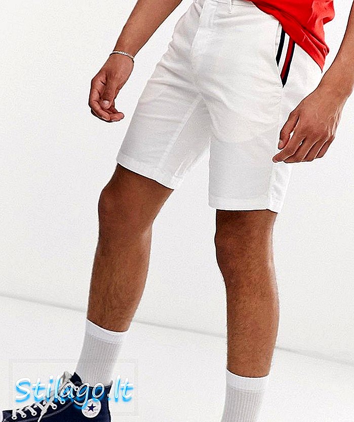 Tommy Hilfiger Denton avsmalnande twill chino shorts med randdetalj i vitt