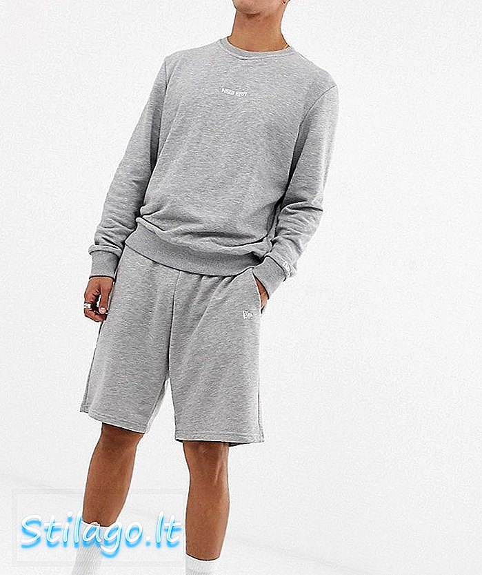 Shorts Essential de New Era con pequeño logo bordado en gris