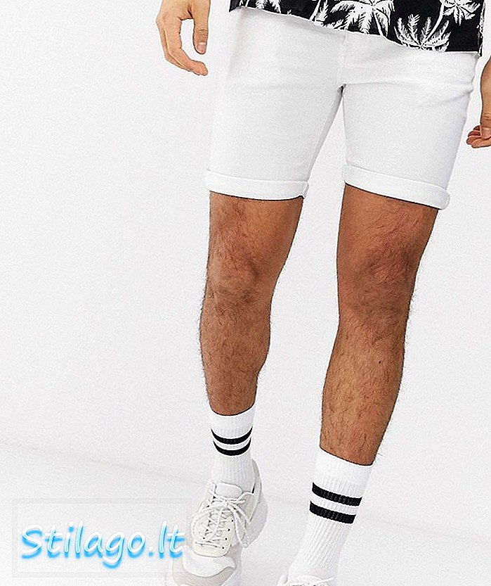 boohooMAN skinny denim shorts i hvitt