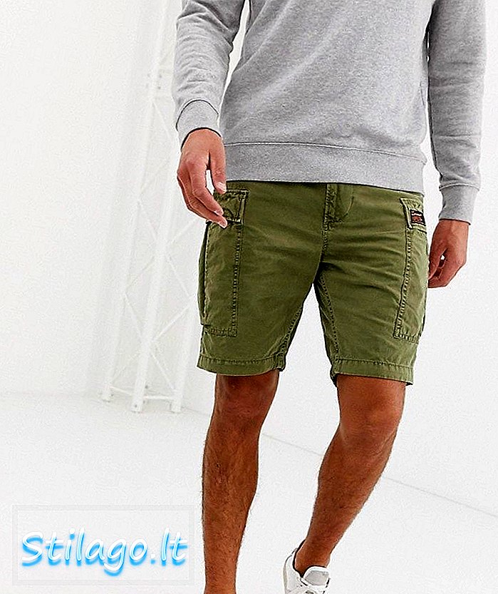 Superdry core shorts i kaki-grønn