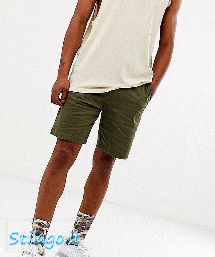 Pull & Bear Chino Shorts in Khaki mit Gürtelgrün