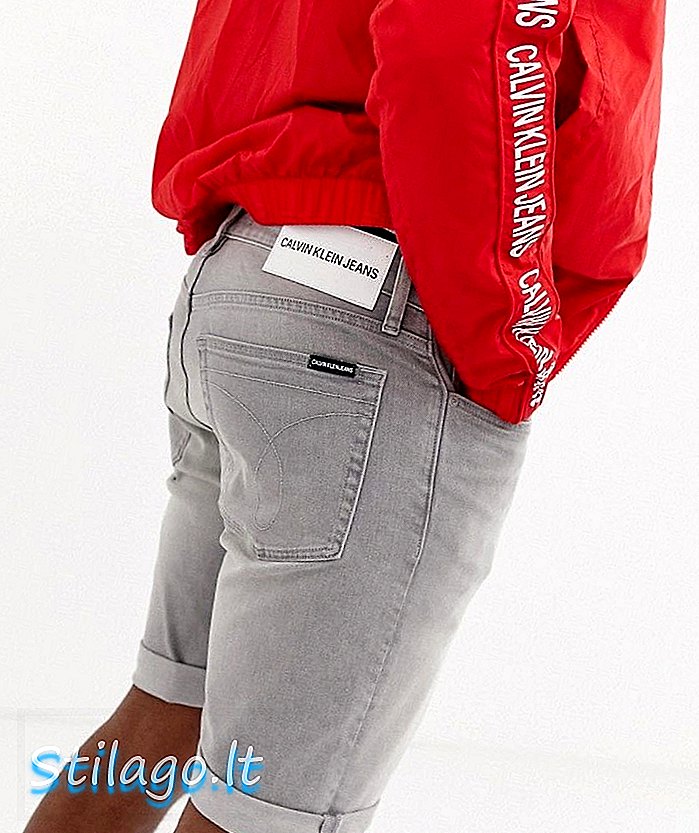 Calvin Klein Jeans slim fit quần short denim trong màu xám rửa