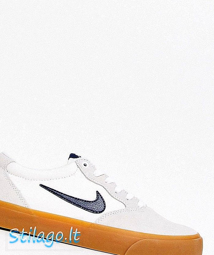 Nike SB Chron בצבע לבן עם סוליית מסטיק