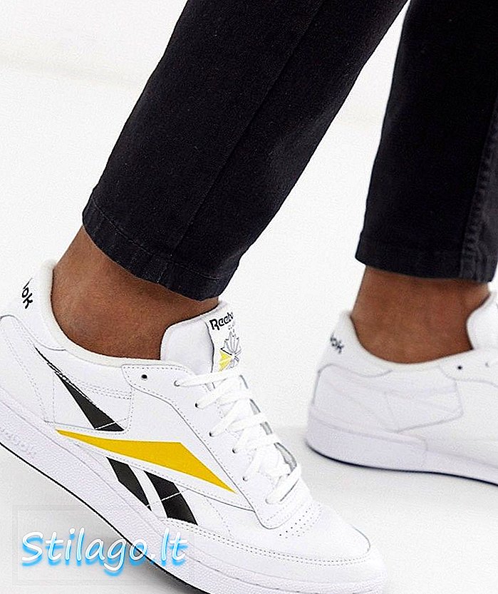 Sneaker Reebok club c con overbranding in bianco